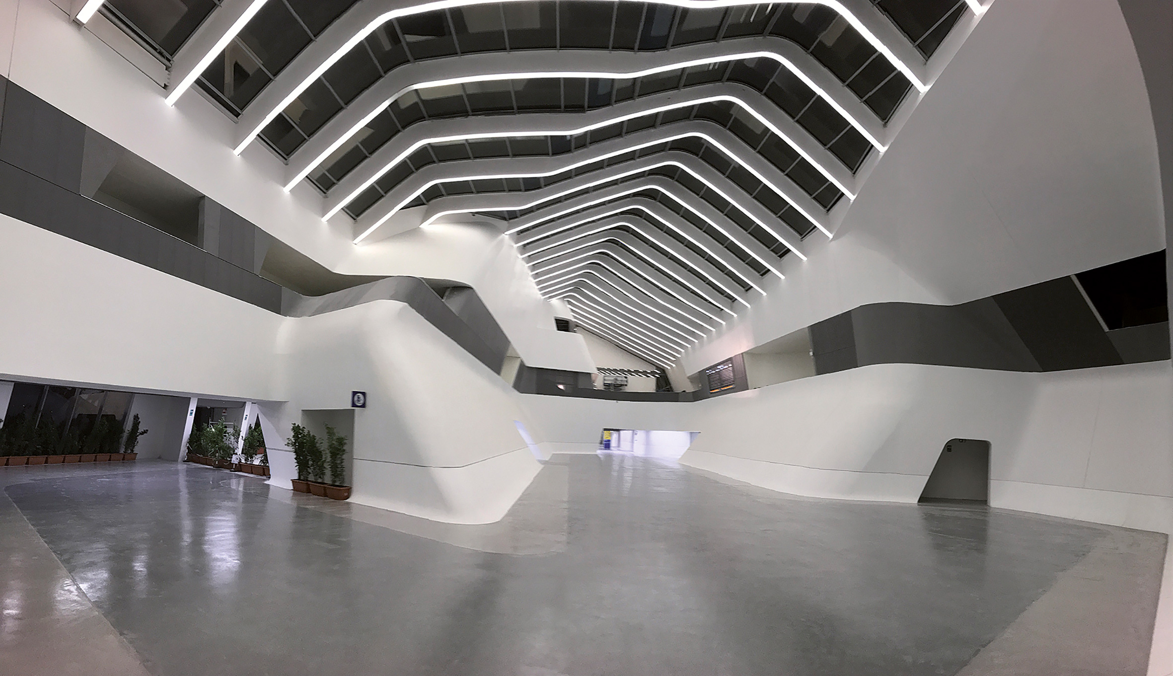 Epoxy gulv i futuristisk bygning